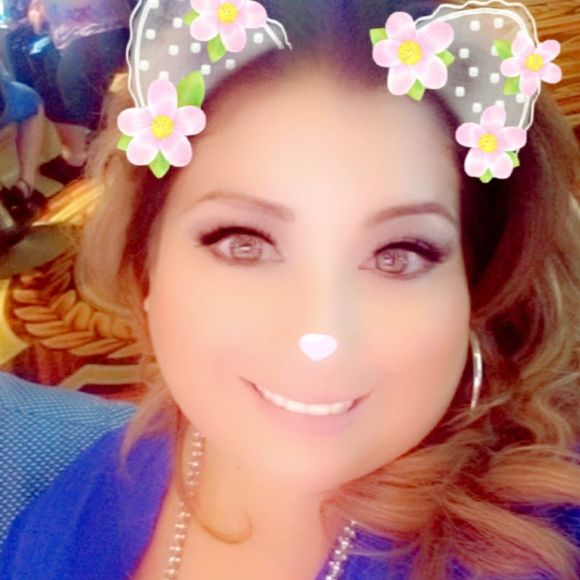 Meet your Posher, Jessica - Picture 1 of 1